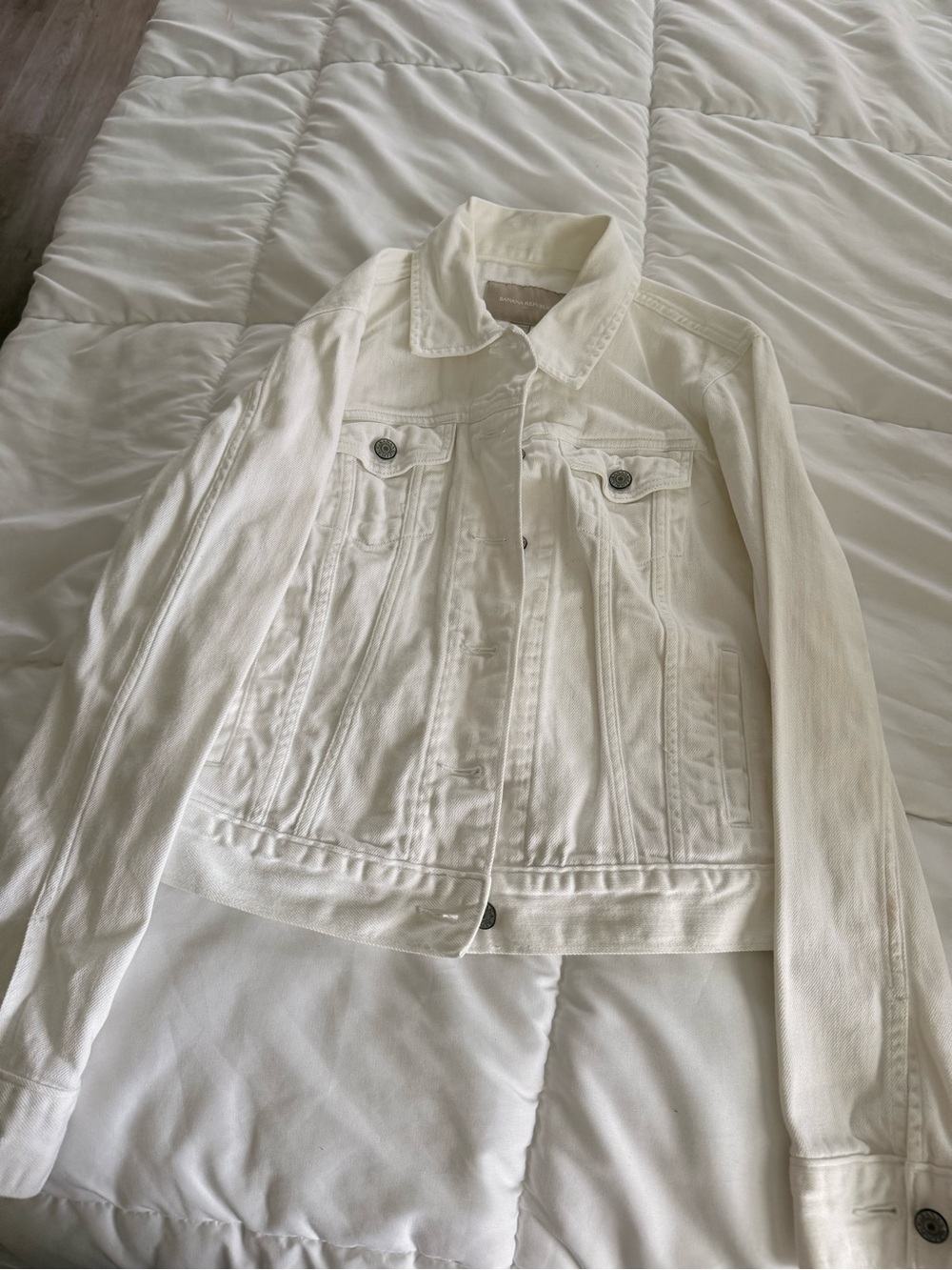 Banana Republic White Denim Jacket - Classic Trucker Style